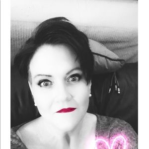 Meet your Posher, Michele